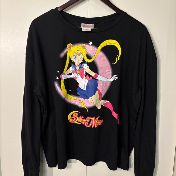 Sailor Moon Graphic Pajama Set - Picture 3 of 8